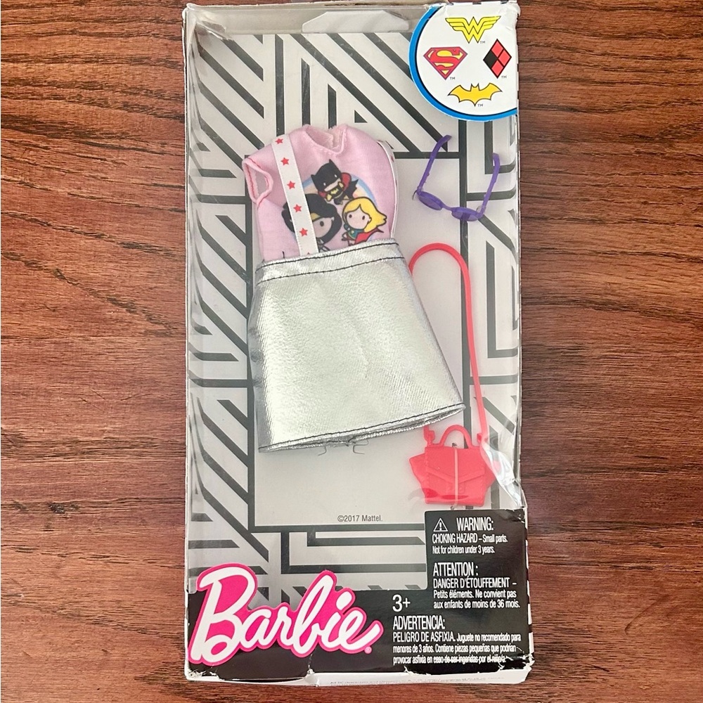 Barbie DC Comics Girl Power Outfit Batman Wonder Woman Fashion Pack NIB